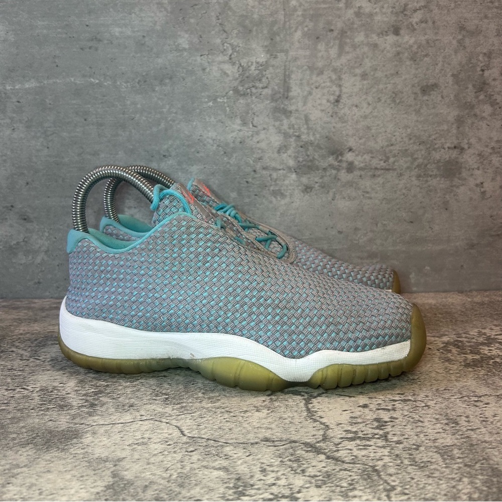 Nike Air Jordan Low Future Sneakers Womens sz 8 - light blue